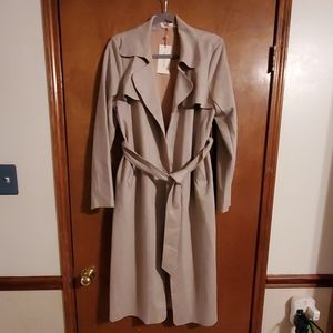 Dress/Casual coat w/belt.